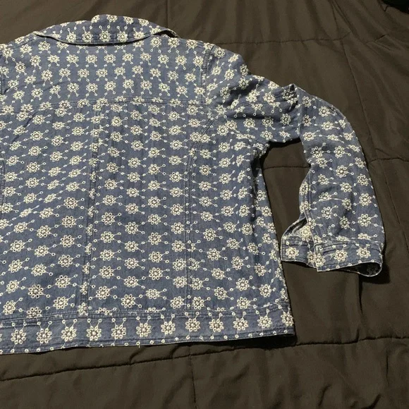 Denim&Co ~ Blue and White Patterned Jacket (XL) - Picture 14 of 14